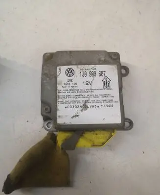 Volkswagen PASSAT B5 Airbag control unit/module 1J0909607 5WK4199