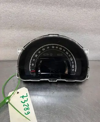 Speedometer (instrument cluster)