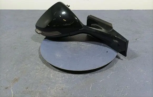 Opel Ampera Front door electric wing mirror 