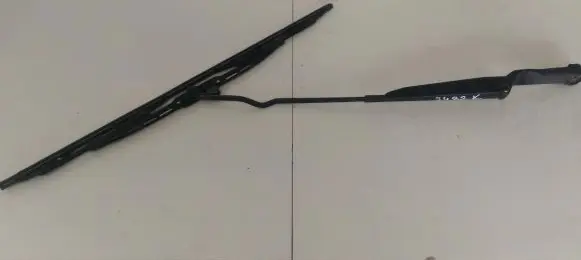 Front wiper blade arm