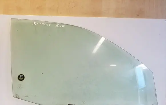 Nissan X-Trail T30 Front door window glass four-door 43R00018