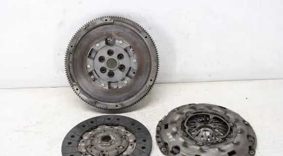 Skoda Octavia Mk2 (1Z) Clutch set kit 022141031S 03G105266BB 03G105266B