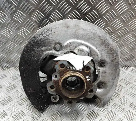 Rear wheel hub