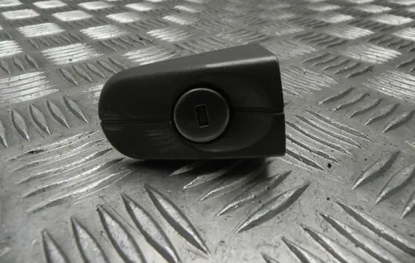 Loading door lock