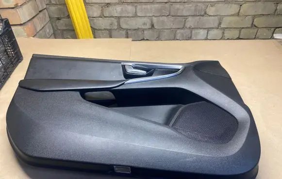 Volvo V40 Front door card panel trim 1319932 31363552