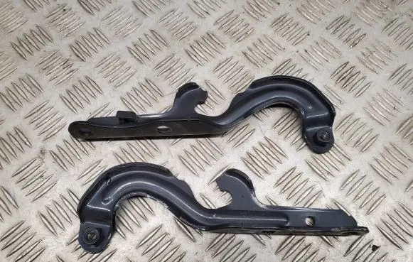 Dodge Durango III Engine bonnet/hood hinges 62777A