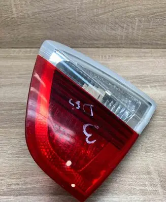 BMW 3 E90 E91 Tailgate rear/tail lights 276402 RIGHTSIDE