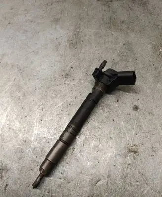 Volkswagen Scirocco Fuel injector 0445116030