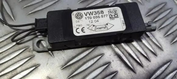 Volkswagen Touran I Antenna control unit 1T0035577 VW358