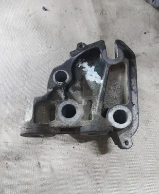 Ford Galaxy Engine mounting bracket 6m516030ba