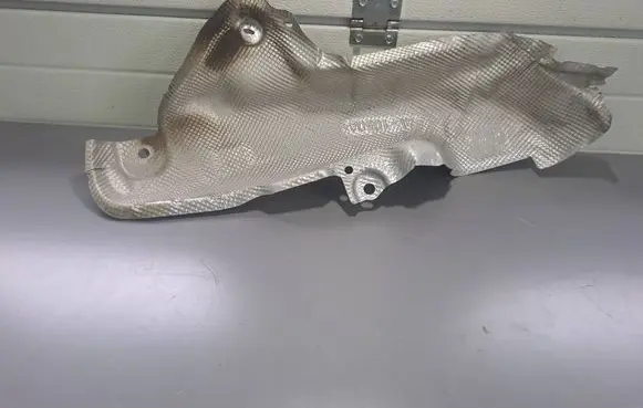 Dacia Sandero III Exhaust heat shield 747618673R YAL1050A 62217B