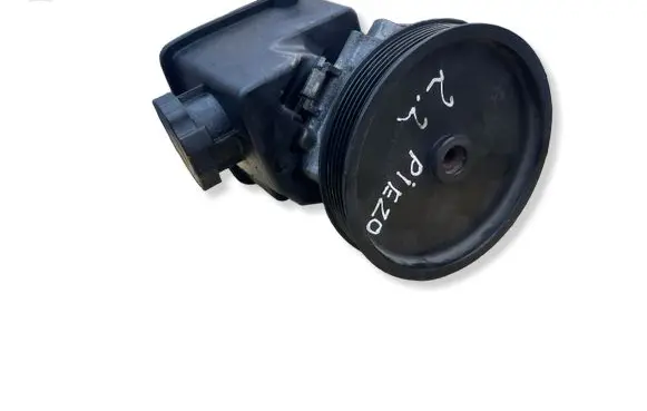 Mercedes-Benz C W204 Power steering pump A0044667001