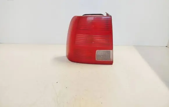 Volkswagen PASSAT B5 Rear/tail lights 290601
