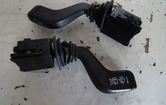 Opel Corsa C Tailgate/trunk/boot open switch 