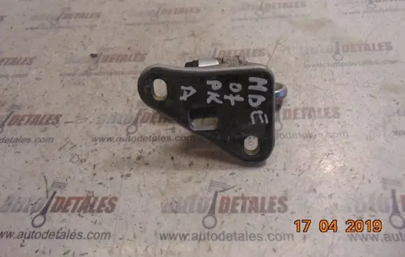 Mercedes-Benz E W211 Front door lower hinge 
