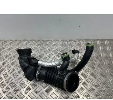 BMW X5 G05 Turbo air intake inlet pipe/hose 7643302