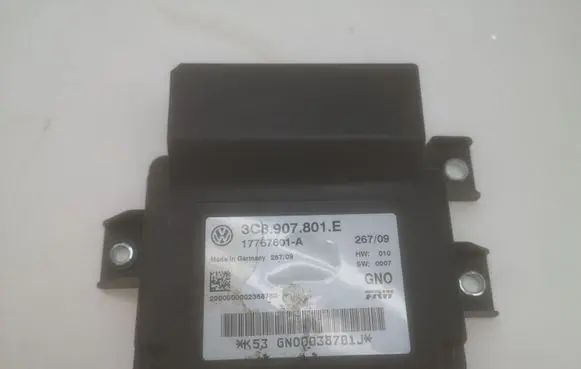 Volkswagen PASSAT CC Hand brake control module 3C8907801E