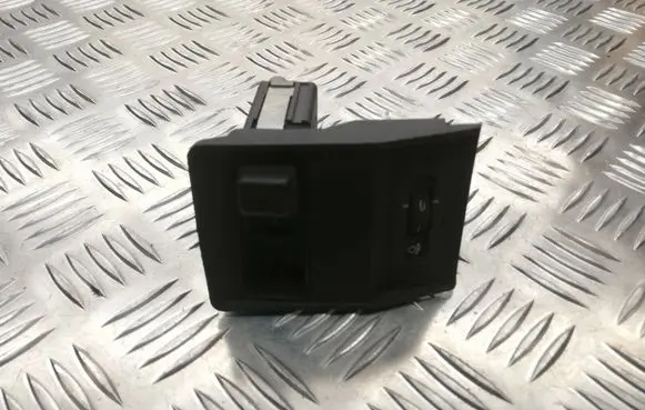 BMW 7 E32 Fog light switch 83512391