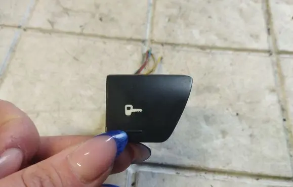 Peugeot 307 Central locking switch button 96366684XT