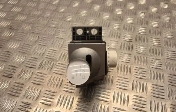 Toyota Prius (XW20) Gear shifter/selector 8945147030