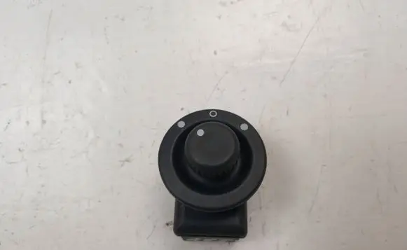 Dacia Logan I Wing mirror switch 8200002422A