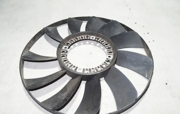 Volkswagen PASSAT B5.5 Fan impeller 058121301B