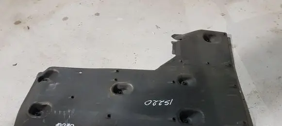 Lexus IS 220D-250-350 Engine splash shield/under tray 5816553020