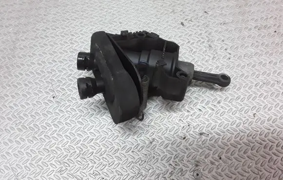 Mazda 2 Clutch master cylinder