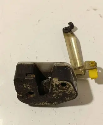 Renault Master II Rear door lock 351343