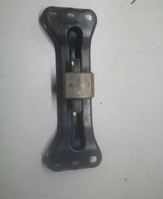 Mercedes-Benz C W204 Engine mounting bracket A2042420201 4408207003