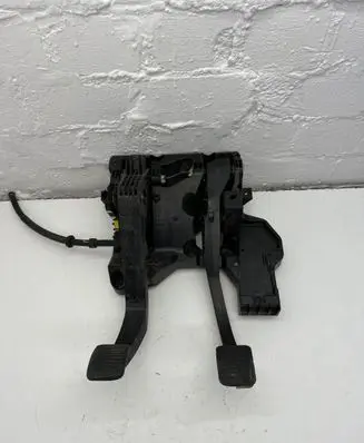 Peugeot Boxer Clutch pedal 25863700 2586370005 2582501056