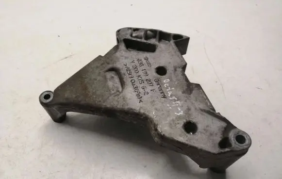 Skoda Octavia Mk2 (1Z) Engine mounting bracket 03G199207F V200KTS62