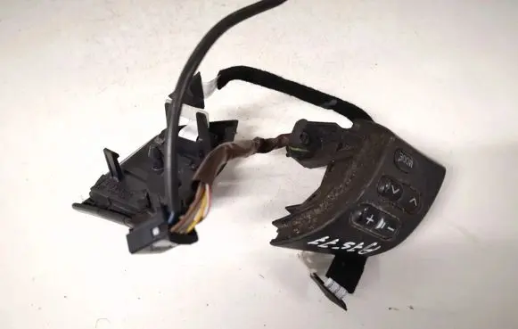Steering wheel buttons/switches