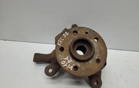 Front wheel hub