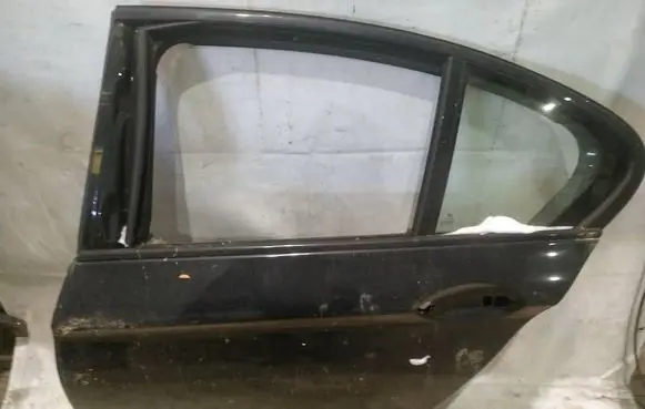 BMW 5 GT F07 Rear door JUODOS