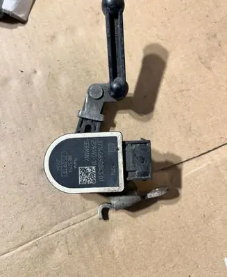BMW 5 F10 F11 Headlight/headlamp level sensor 6860843