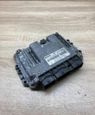 Renault Scenic II - Grand scenic II Engine control unit/module ECU 8200310863 0281011549