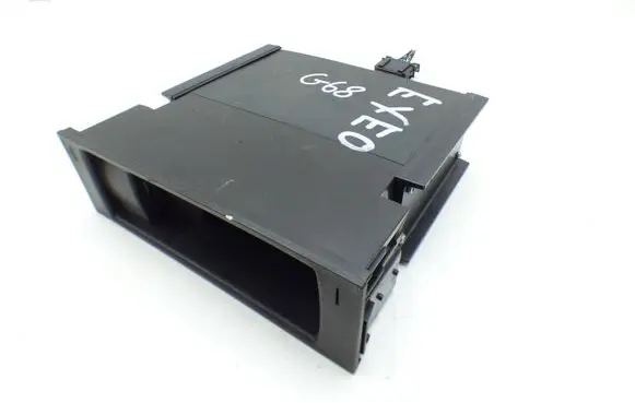 Seat Exeo (3R) USB socket connector 8E0857925E VP6C2X70441AB
