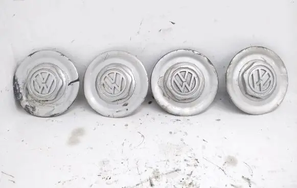 Volkswagen PASSAT B4 Original wheel cap 357601149G