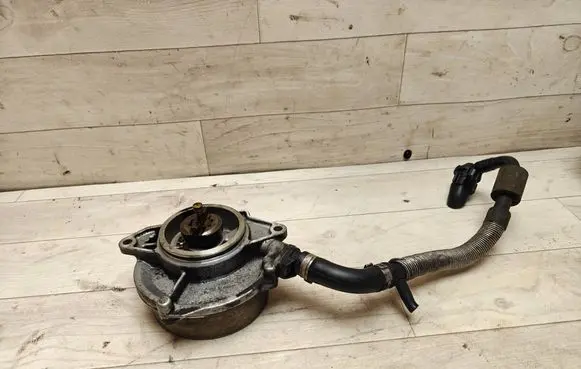 Audi A6 S6 C6 4F Vacuum pump 057145100T