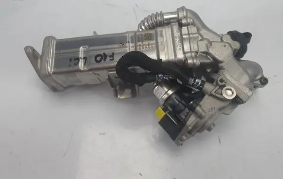 BMW 5 F10 F11 EGR valve 11717822347