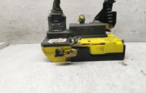 Volvo S60 Front door lock