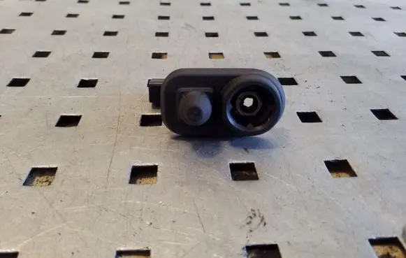Suzuki Grand Vitara II Front door sensor 