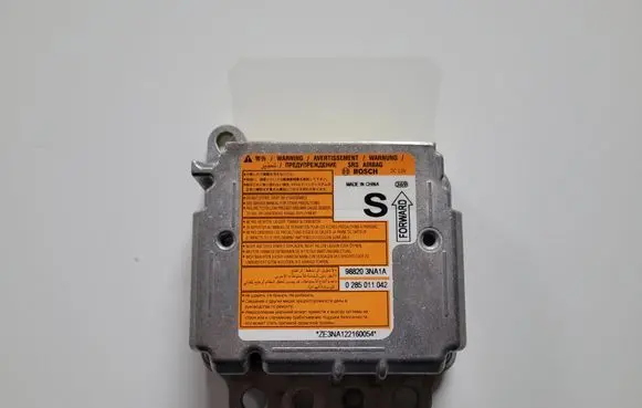 Nissan Leaf I (ZE0) Airbag control unit/module 988203NA1A K88203NA0A