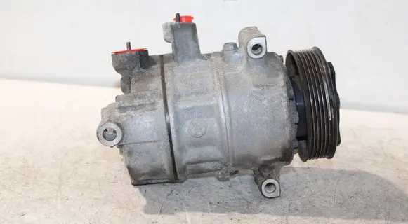 Volkswagen PASSAT B6 Air conditioning (A/C) compressor (pump) 5N0820803