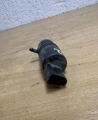 Mercedes-Benz C W204 Windscreen/windshield washer pump 2218690121 D9132