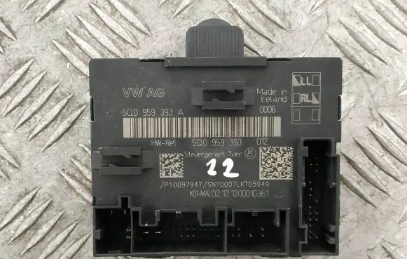 Audi A3 S3 8V Door control unit/module 5Q0959393