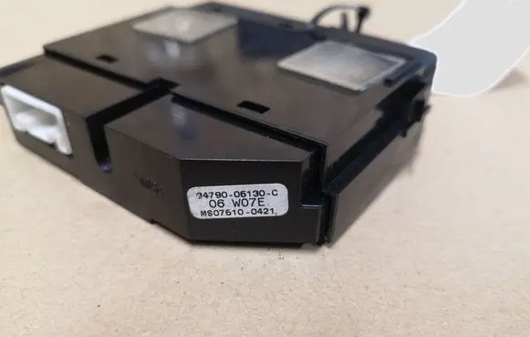Toyota Avensis T250 Windscreen/window heater switch 8479005130 075100421