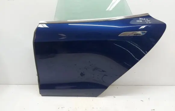 Tesla Model S Rear door