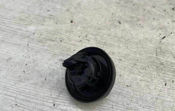 Peugeot 1007 Fuel tank filler cap 
